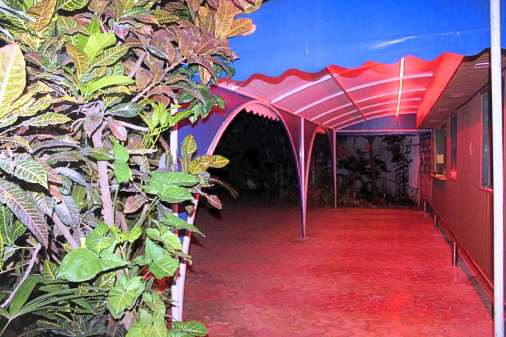 Spring Resort & Lodging Bombay Esterno foto