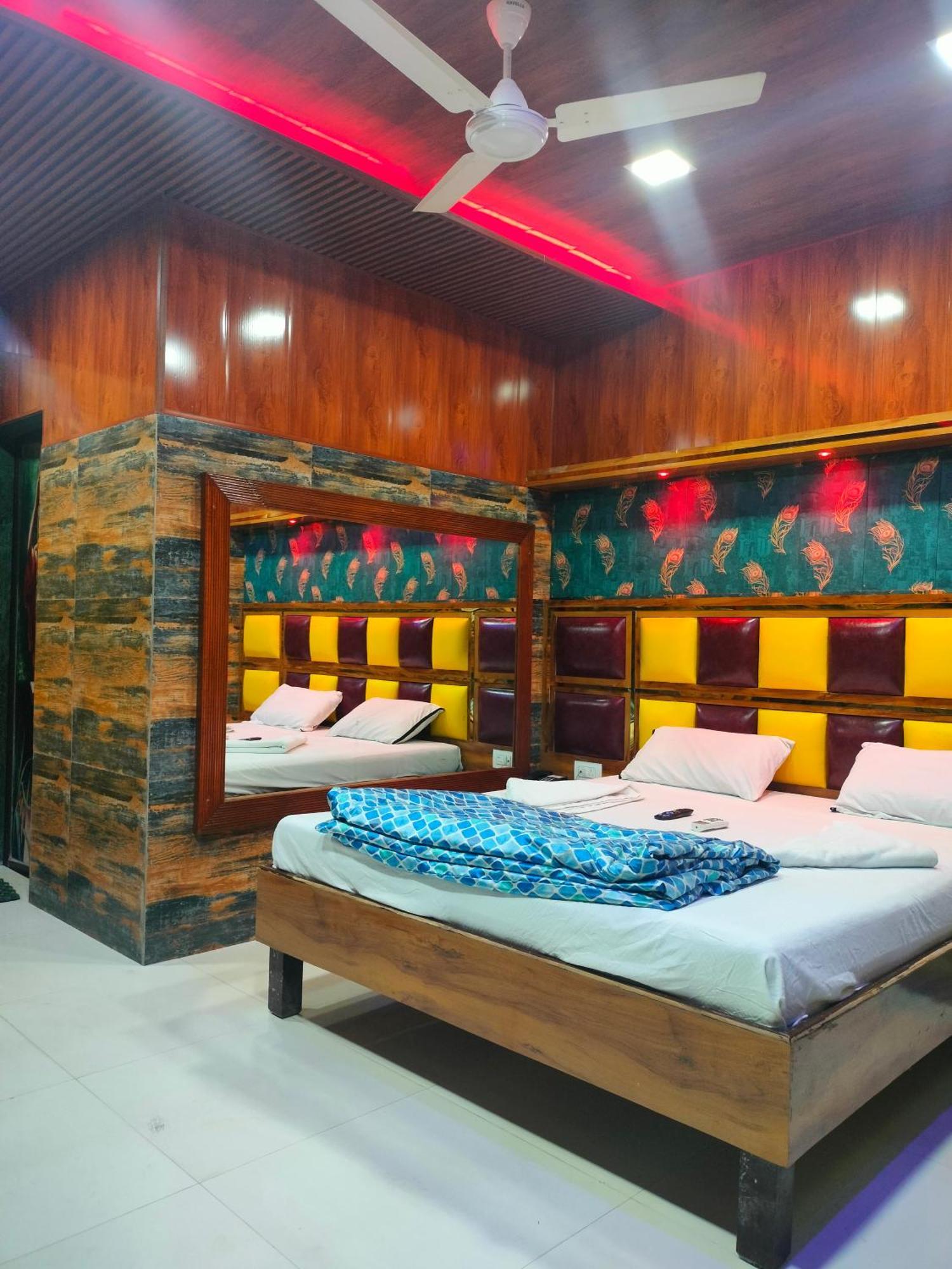 Spring Resort & Lodging Bombay Esterno foto